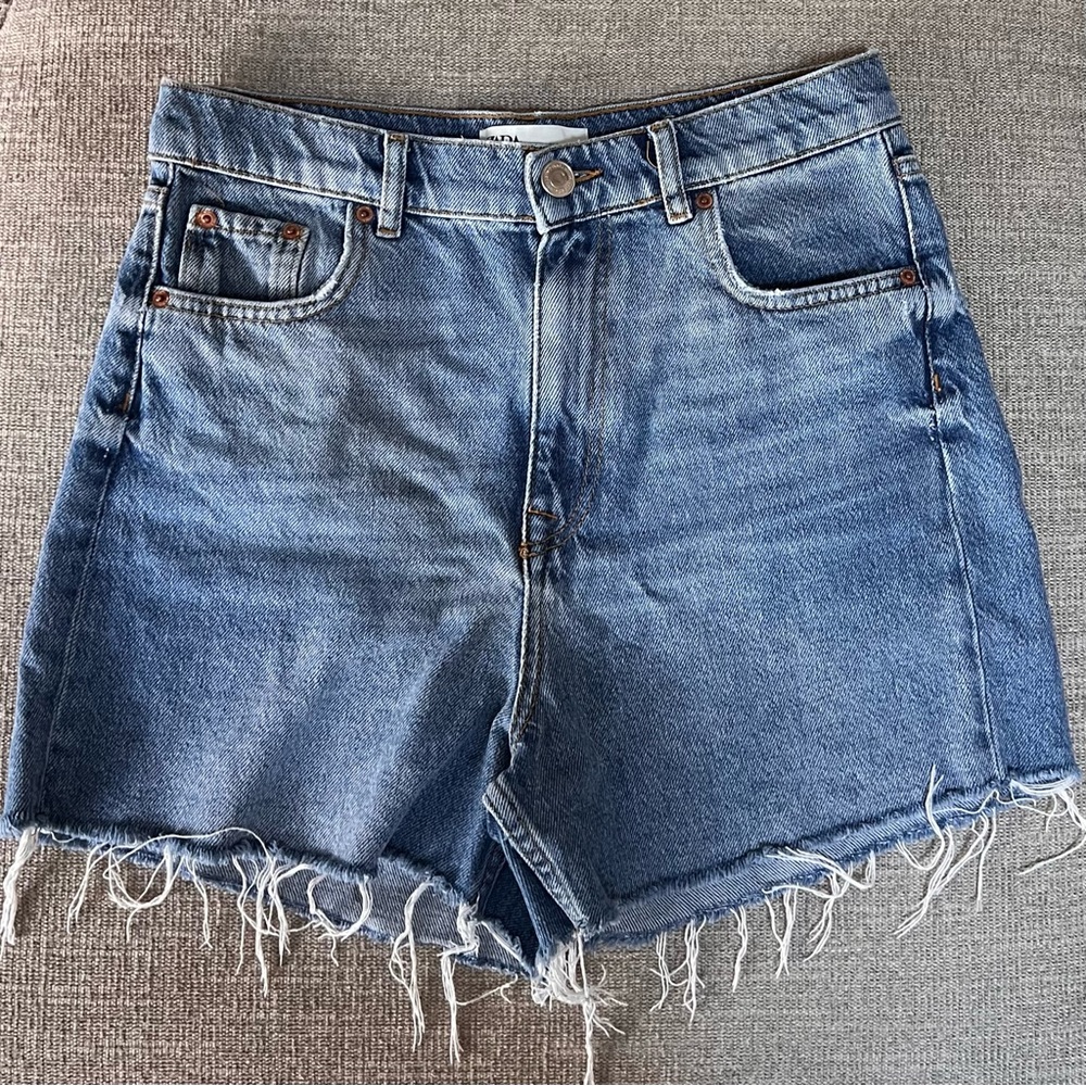 Zara The 90’s Bermuda Denim Shorts